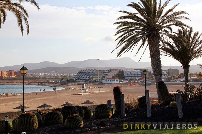 Caleta de Fuste. Vistas desde el paseo marítimo.