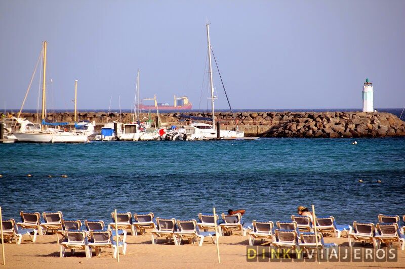 Caleta de Fuste. Vistas de la playa y el puerto
